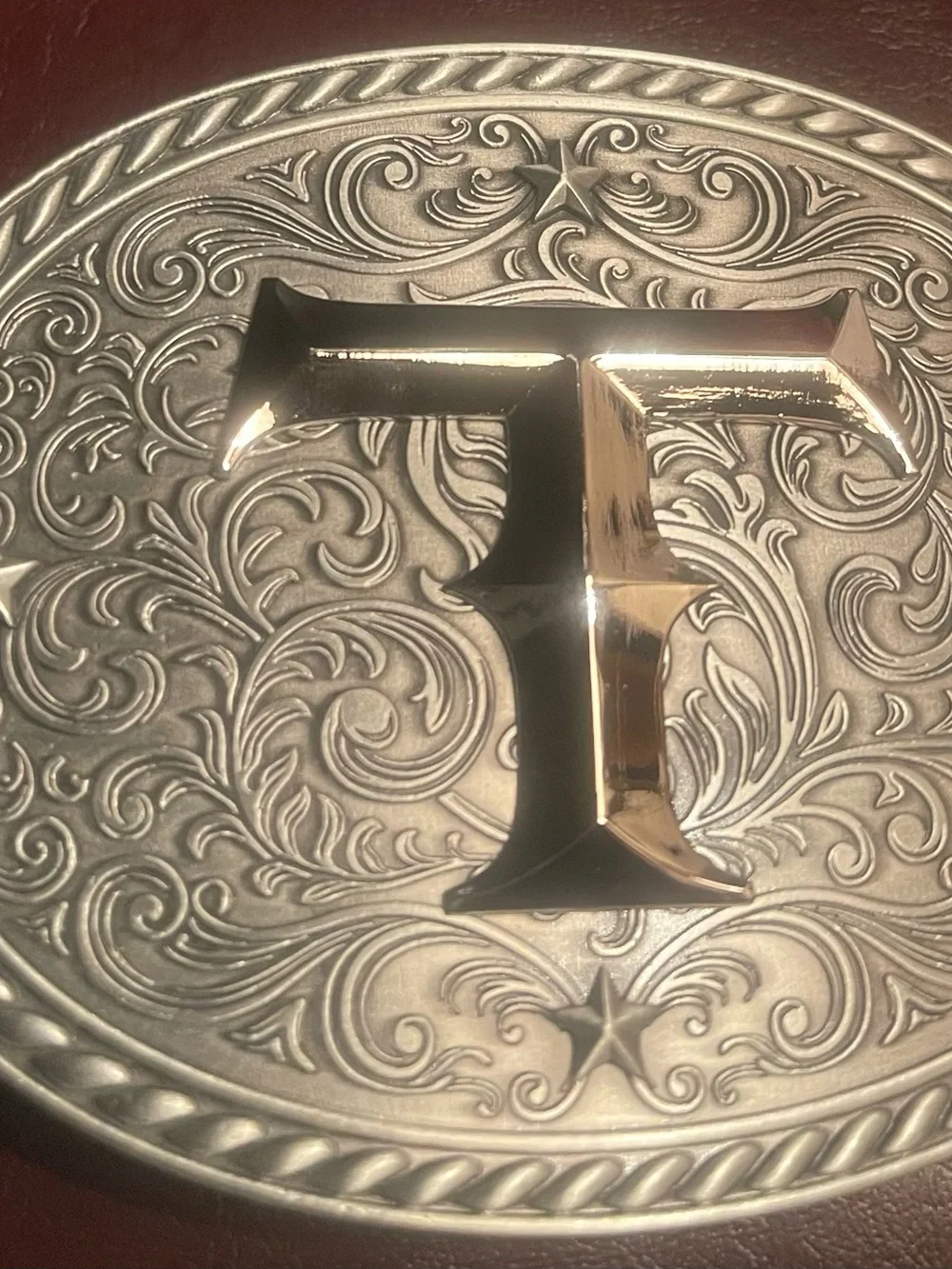 New men/women. Silvertone “R” Belt Buckle-Western Statement. Raised design.NIP